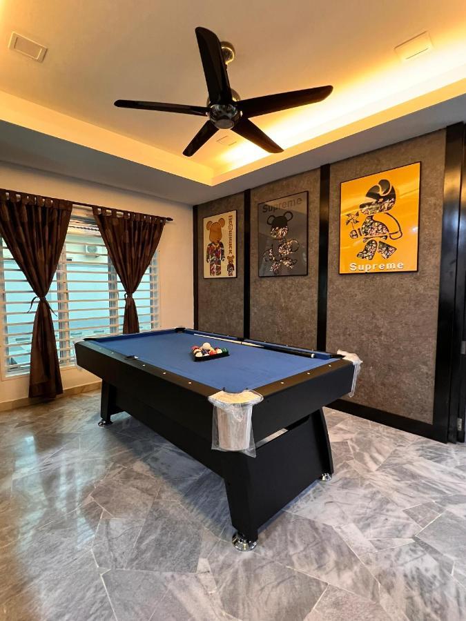 Bearbrick Homestay With Pool Port Dickson Exterior photo