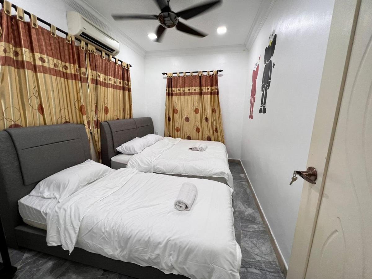 Bearbrick Homestay With Pool Port Dickson Exterior photo